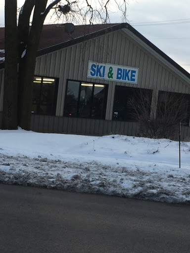 Crystal Lake Ski & Bike, 905 Pyott Rd, Crystal Lake, IL 60014, USA, 