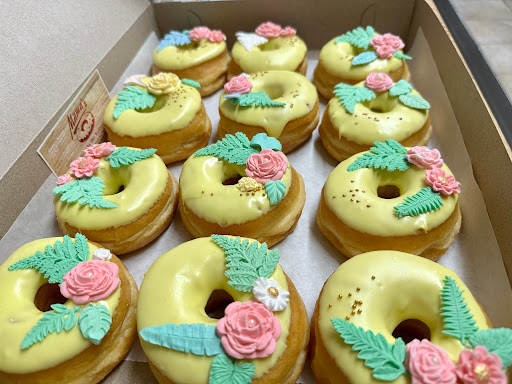 Mama Donuts image
