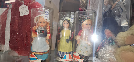 Antique Store «South Louisville Antique & Toy», reviews and photos, 4150 Blue Lick Rd # 8, Louisville, KY 40229, USA