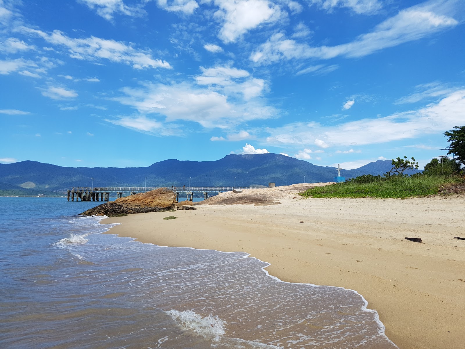 Foto av Pontal da Cruz stranden - populär plats bland avkopplingskännare
