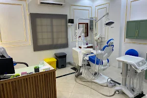 Hakeem Dental Clinics | عيادات د. مجاهد حكيم image