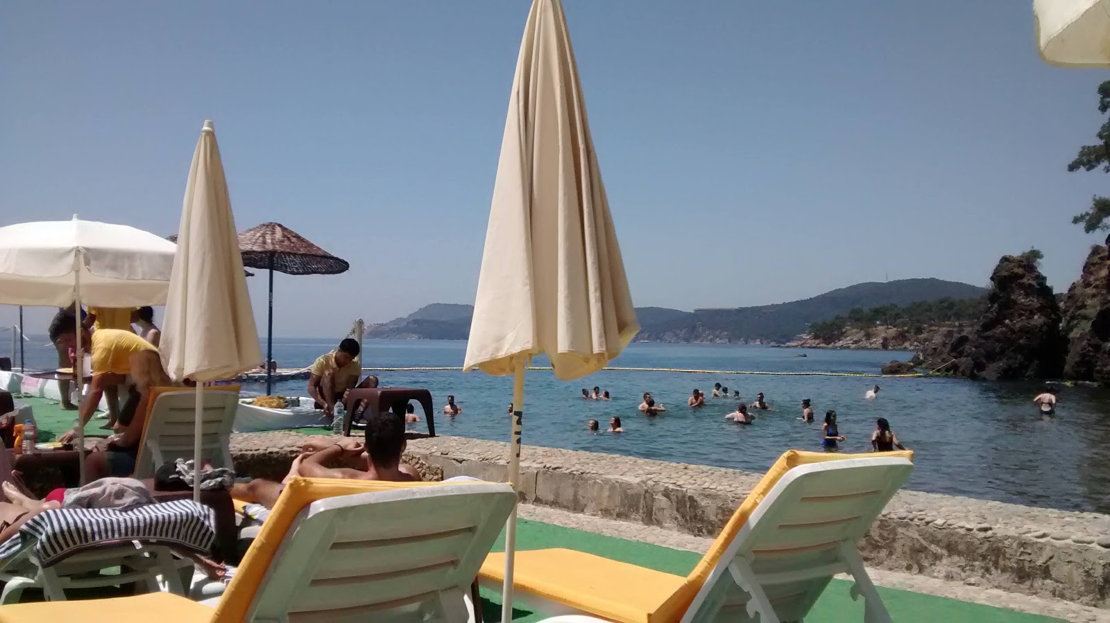Prenses Koyu'in fotoğrafı uçurumlarla desteklenmiş