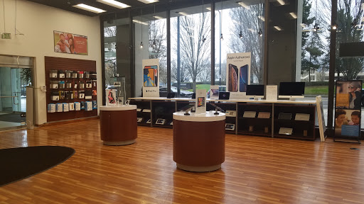Computer Store «Simply Mac - Apple Premier Partner», reviews and photos, 700 NE Multnomah St, Portland, OR 97232, USA