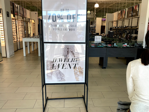 Department Store «Saks OFF 5TH», reviews and photos, 3310 Livermore Outlets Dr, Livermore, CA 94551, USA