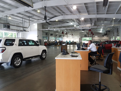 Toyota Dealer «Joseph Toyota of Cincinnati», reviews and photos, 9101 Colerain Ave, Cincinnati, OH 45251, USA