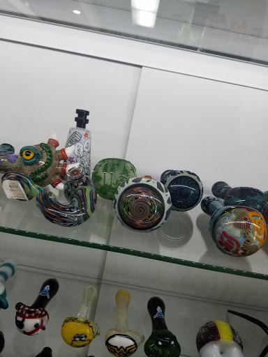 Tobacco Shop «Smokeez Smoke Shop», reviews and photos, 2301 17th St, Santa Ana, CA 92705, USA