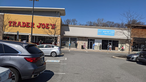 Shopping Mall «Gateway Shopping Center», reviews and photos, 221 E Swedesford Rd, Wayne, PA 19087, USA