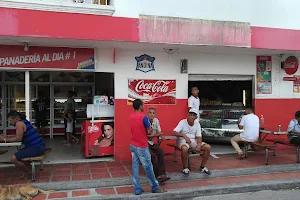 Panadería y Biscochería Al Día image