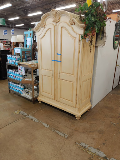 Building Materials Store «Habitat for Humanity ReStore DuPage», reviews and photos, 869 S Rohlwing Rd, Addison, IL 60101, USA