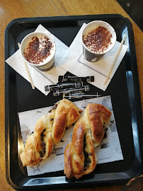 Croissant du Restaurant servant le petit-déjeuner Paul à Paris - n°9