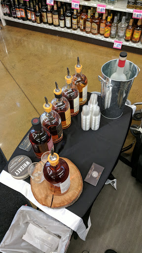 Liquor Store «Rose City Liquor Store», reviews and photos, 7253 NE Sandy Blvd, Portland, OR 97213, USA