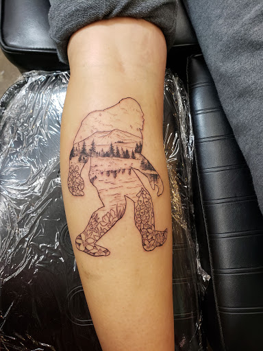 Tattoo Shop «Five Star Tattoo Co», reviews and photos, 715 W Main St #114, Battle Ground, WA 98604, USA