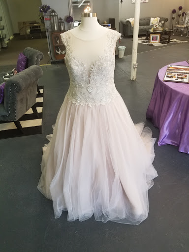 Bridal Shop «Divas Closet Bridal Boutique», reviews and photos, 1034 Merriam Ln, Kansas City, KS 66103, USA