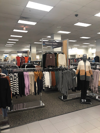 Department Store «Nordstrom Rack The Shops at State and Washington», reviews and photos, 24 N State St, Chicago, IL 60602, USA