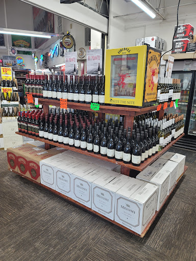 Liquor Store «Reds Package Store», reviews and photos, 270 S Main St, Alpharetta, GA 30009, USA