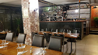 Atmosphère du Restaurant L'Adresse à Ivry-sur-Seine - n°16