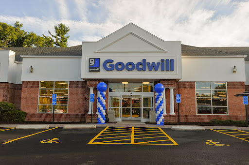 Goodwill Avon Store & Donation Station, 260 W Main St, Avon, CT 06001, Thrift Store