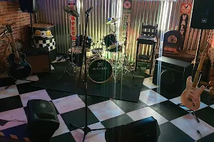 Chopperhead Garage Rock Bar image