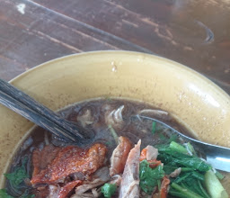 ก๋วยเตี๋ยวเรือโหระพา photo