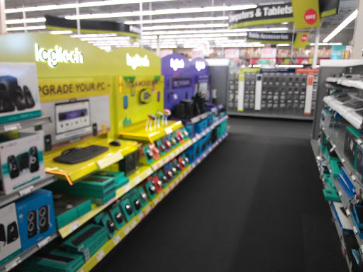 Office Supply Store «Staples», reviews and photos, 23035 W Outer Dr, Allen Park, MI 48101, USA