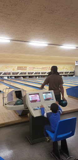 Bowling Alley «Bertrand Bowling Lanes Inc», reviews and photos, 2616 Washington St, Waukegan, IL 60085, USA