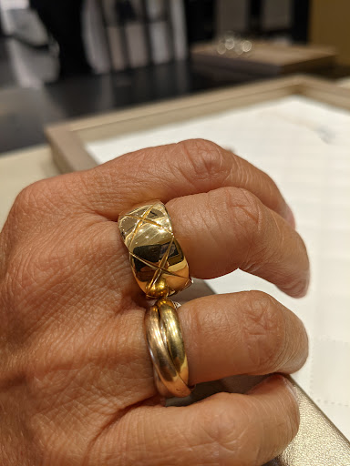 Clothing Store «Chanel Fine Jewelry Boutique», reviews and photos, 400 N Rodeo Dr, Beverly Hills, CA 90210, USA