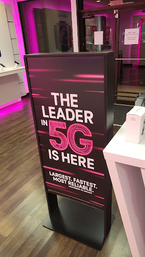 Cell Phone Store «T-Mobile», reviews and photos, 5627 S Broadway Ave, Tyler, TX 75703, USA