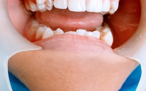 Oprem Dental Clínica odontológica especializada / Dra. Maria Molina / Dra. Karen Bustos image