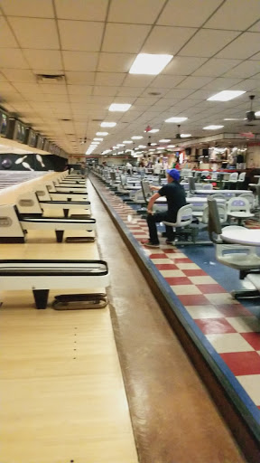 Bowling Alley «Poelking Woodman Lanes», reviews and photos, 3200 Woodman Dr, Kettering, OH 45420, USA