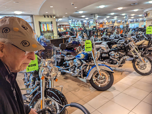 Harley-Davidson Dealer «Wild Prairie Harley-Davidson», reviews and photos, 12480 Plaza Dr, Eden Prairie, MN 55344, USA