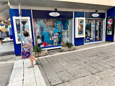 Boutique Marlin Blu Piazza Teseo Tesei, 16, 57034 Marina di Campo LI, Italia