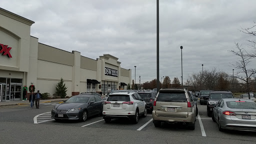 Shoe Store «DSW Designer Shoe Warehouse», reviews and photos, 344 Providence Hwy, Dedham, MA 02026, USA