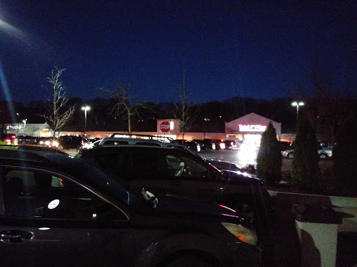 Shopping Mall «Main Avenue Shopping Plaza», reviews and photos, 380 Main Ave, Norwalk, CT 06851, USA