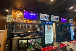 6 Bucks Bar & Grille image