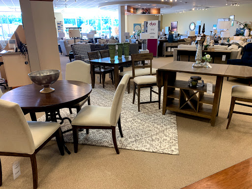 Furniture Store «La-Z-Boy Furniture Galleries», reviews and photos, 16720 Royalton Rd, Strongsville, OH 44136, USA