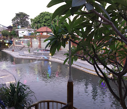 Sungai Pasar Seni Kumbasari photo