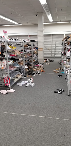 Clothing Store «Burlington Coat Factory», reviews and photos, 1025 W Patrick St, Frederick, MD 21702, USA