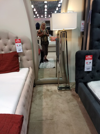 Furniture Store «Value City Furniture», reviews and photos, 3355 Mall Loop Dr, Joliet, IL 60431, USA