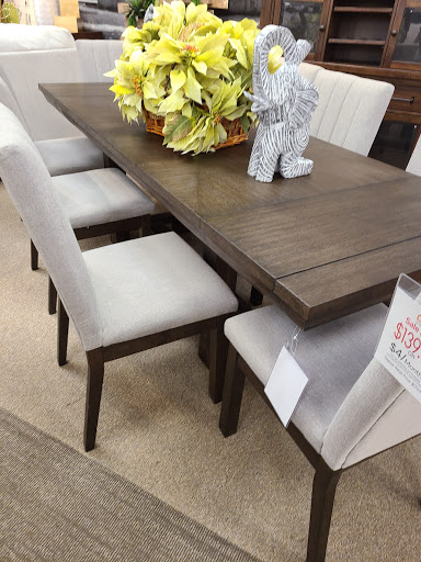 Furniture Store «Ashley HomeStore», reviews and photos, 5004 Valley View Blvd NW, Roanoke, VA 24012, USA