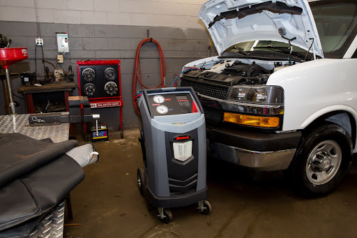 Auto Repair Shop «Dale Feste Automotive», reviews and photos, 1801 Mainstreet, Hopkins, MN 55343, USA