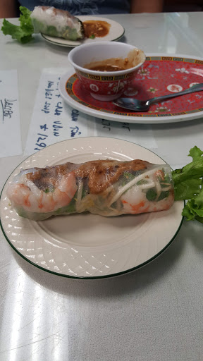 Shopping Mall «Iroquois Manor Shopping Center», reviews and photos, 5330 S 3rd St, Louisville, KY 40214, USA