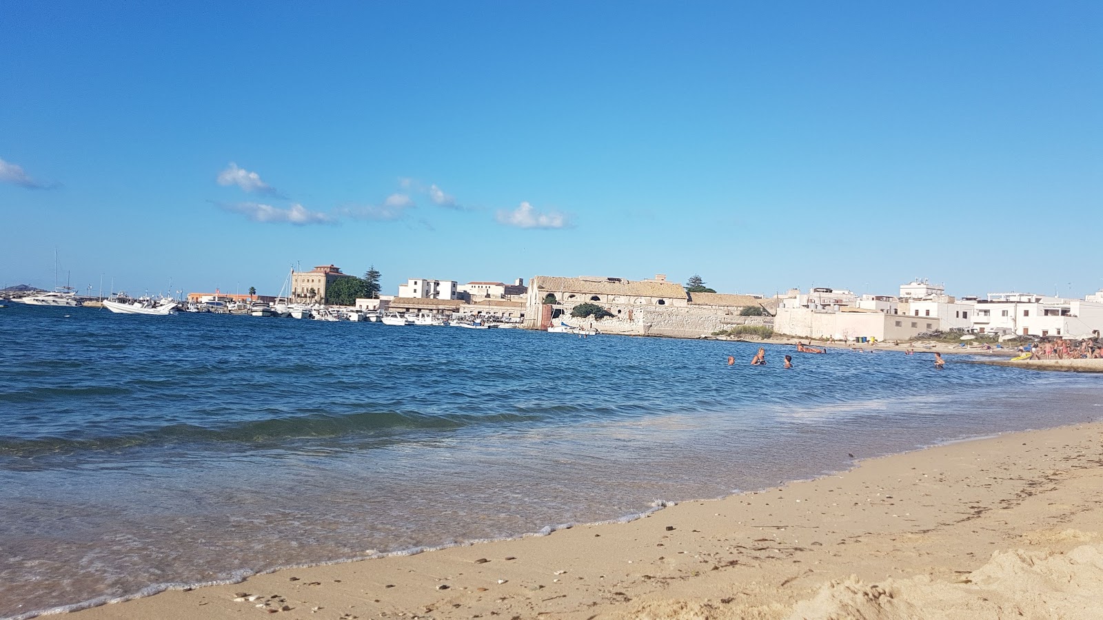 Foto van Praia-strand (Favignana) met hoog niveau van netheid