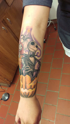 Tattoo Shop «Untouchable Ink», reviews and photos, 204 S Spring Garden Ave, DeLand, FL 32720, USA