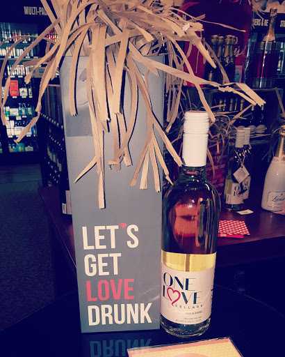 Liquor Store «South Salem Liquor Store», reviews and photos, 3320 Commercial St SE, Salem, OR 97302, USA