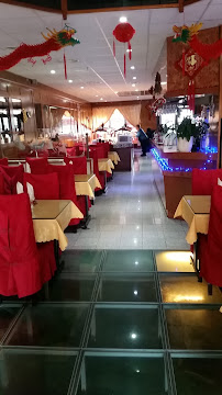 Atmosphère du Restaurant chinois L'Etoile d'Or à Pont-Sainte-Maxence - n°1