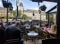 Atmosphère du Restaurant The Great Canadian Pub à Paris - n°17