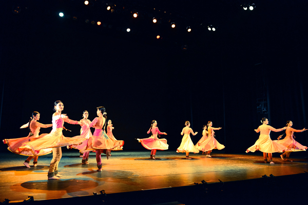 カダムジャパンのインド舞踊、カタックダンス