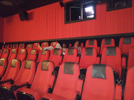 Movie Theater «Movie Max Cinema», reviews and photos, 9180 W Golf Rd, Niles, IL 60714, USA