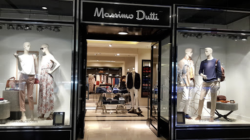 Massimo Dutti Central World Store