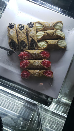 Little Tonis Restaurant image